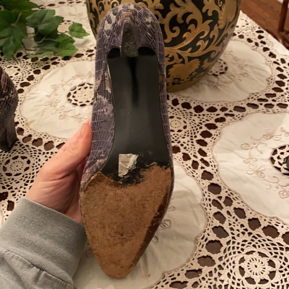 Vintage Stuart Weitzman size 7 snake skin heel - Picture 6 of 6